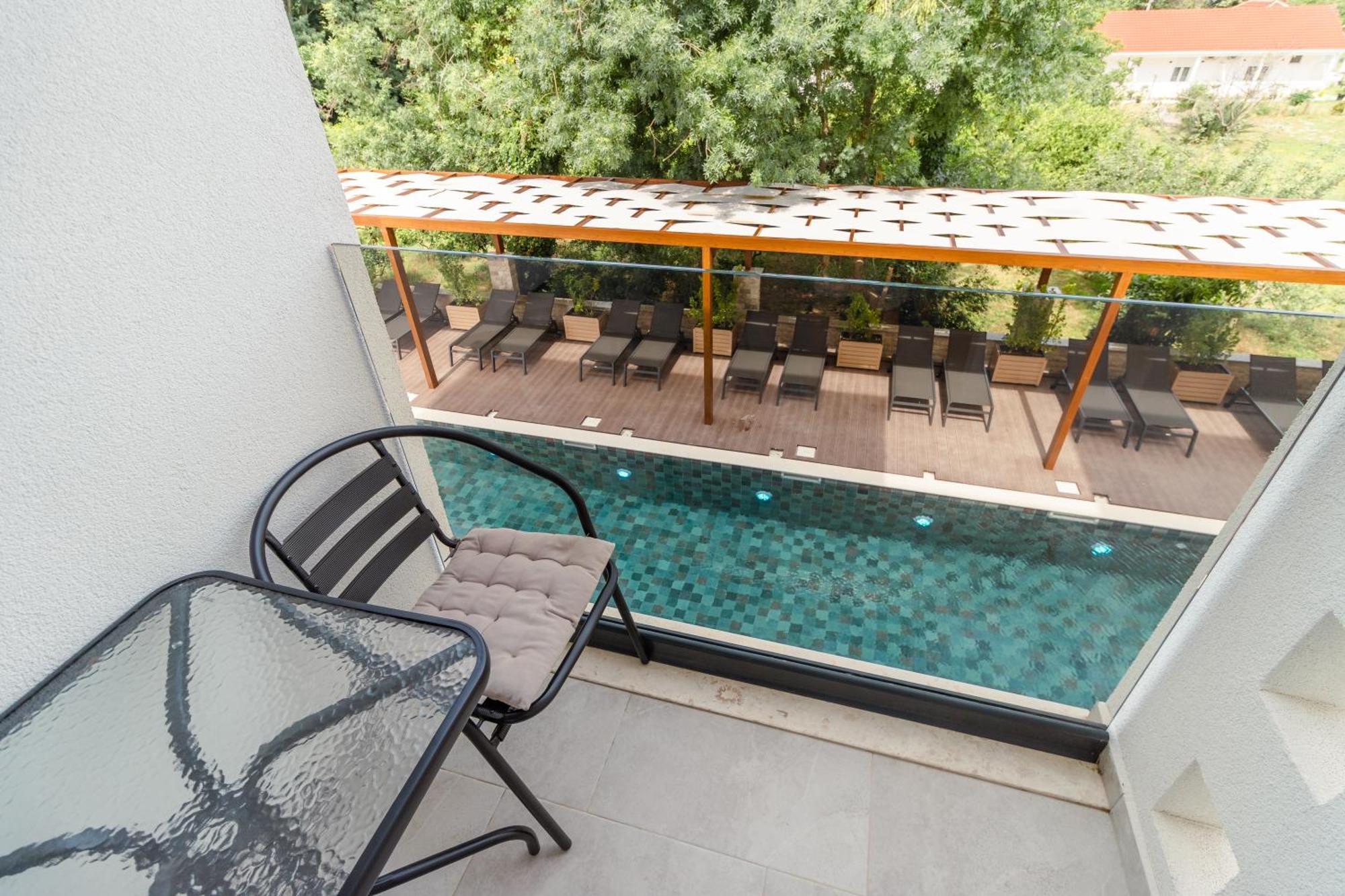 Trio Resort ウルツィニ エクステリア 写真