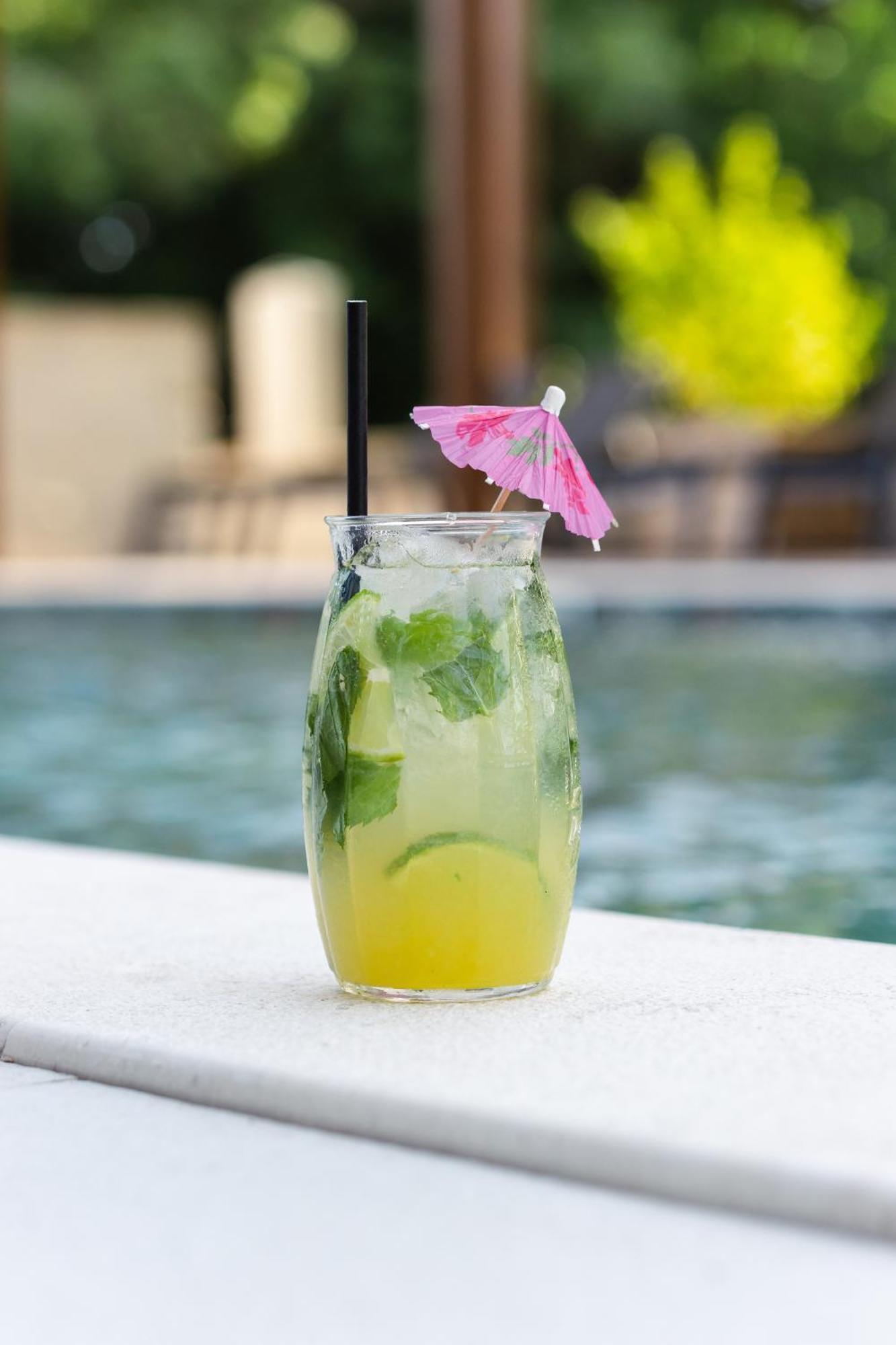 Trio Resort ウルツィニ エクステリア 写真